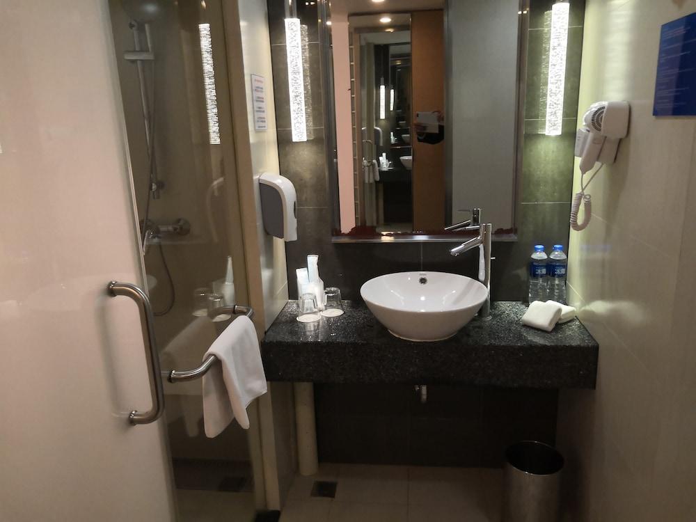 Holiday Inn Express Shanghai Jinsha By Ihg מראה חיצוני תמונה