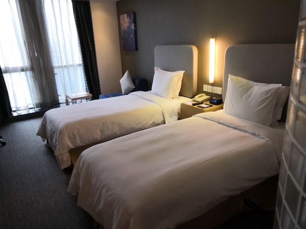 Holiday Inn Express Shanghai Jinsha By Ihg מראה חיצוני תמונה