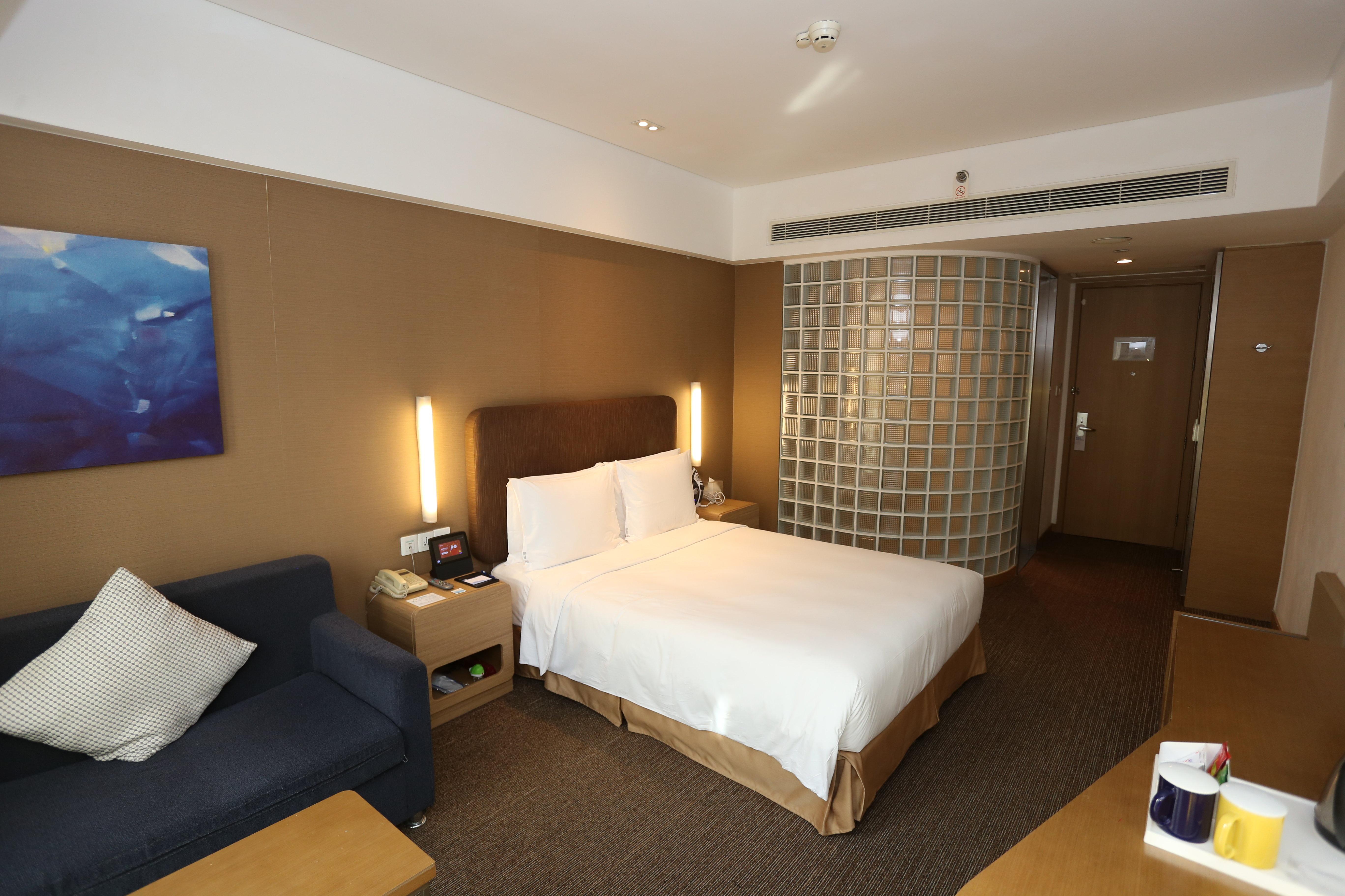 Holiday Inn Express Shanghai Jinsha By Ihg מראה חיצוני תמונה