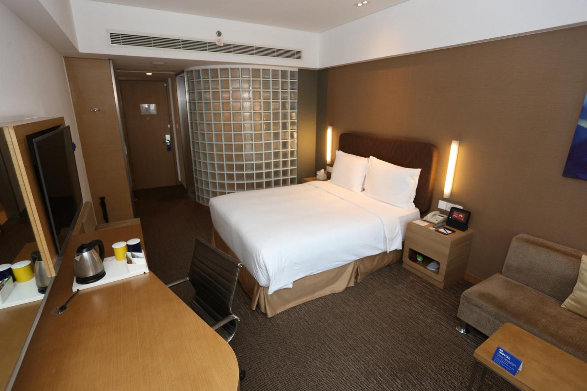 Holiday Inn Express Shanghai Jinsha By Ihg מראה חיצוני תמונה